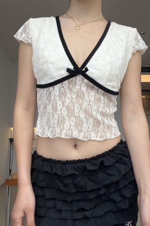 Color-Block V-Neck Lace Bow Chest Design Pullover Crop Short Sleeve T-Shirt for Women - Y2K Inspired Fashion Top