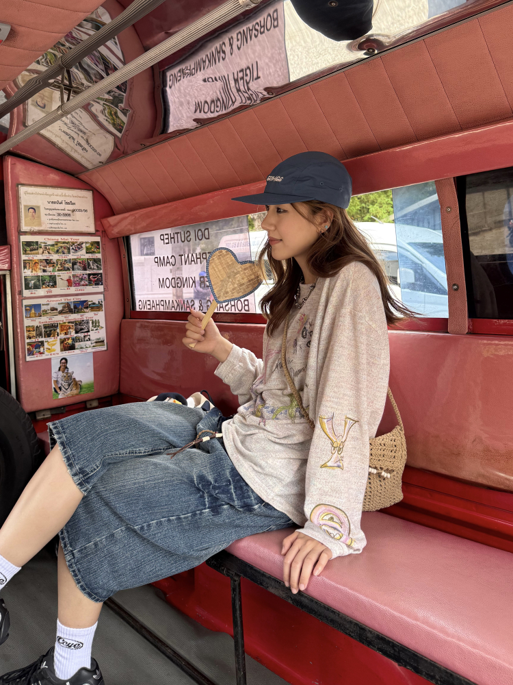 Colorful Yarn Sun Protection Long Sleeve T-Shirt for Men & Women - Summer Loose Fit Casual Top, American Style, Lightweight Colorful Yarn Sun Protection Long Sleeve T-Shirt for Men & Women - Summer Loose Fit Casual Top, American Style, Lightweight