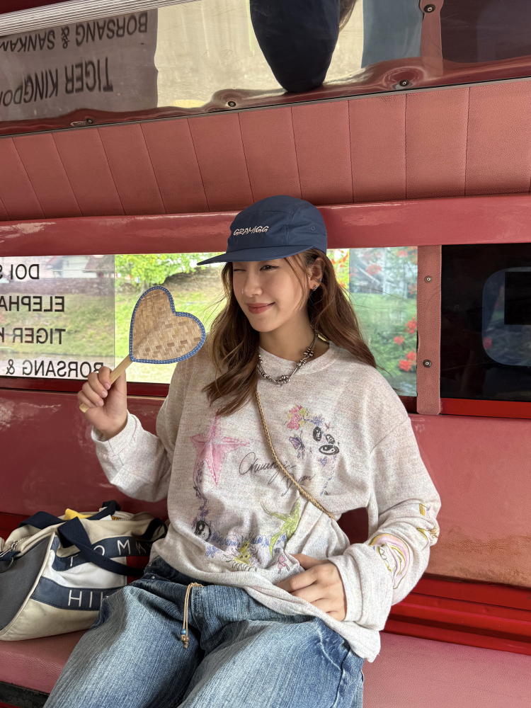 Colorful Yarn Sun Protection Long Sleeve T-Shirt for Men & Women - Summer Loose Fit Casual Top, American Style, Lightweight Colorful Yarn Sun Protection Long Sleeve T-Shirt for Men & Women - Summer Loose Fit Casual Top, American Style, Lightweight