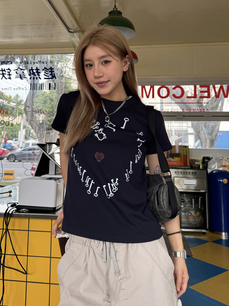 Cropped Retro Short-Sleeve T-Shirt for Women, Loose American Style Summer Streetwear Top Cropped Retro Short-Sleeve T-Shirt for Women, Loose American Style Summer Streetwear Top