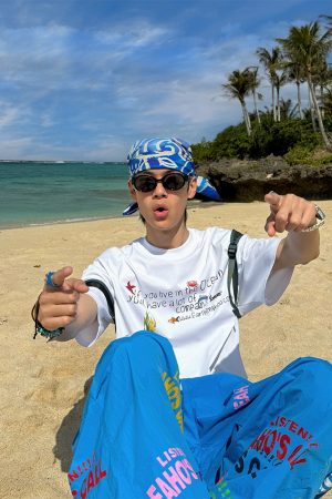 Custom Summer Undersea Animal Minimalist Letter Round Neck T-Shirt for Men and Women - Loose Casual Style, Perfect for 90s and Y2K Fashion