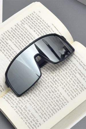 Cyberpunk Oversized Colorful Sunglasses for Men and Women - Trendy Futuristic Style for Skiing, Cycling, and Outdoor Activities