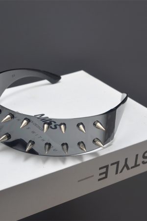 Cyberpunk Rectangular One-Piece Sunglasses for Men and Women, Trendy Metal Rivets, Windproof Exaggerated Cycling Shades