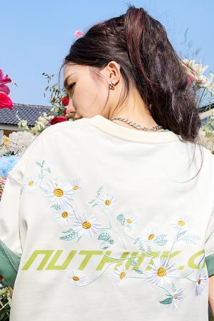 Daisy Embroidered Letter Short Sleeve T-Shirt for Couples - Vintage 90s Unisex Summer Style