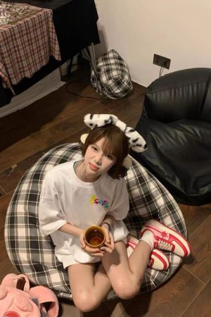 Daisy Print Short Sleeve T-Shirt for Women - Loose Fit American Retro Style Couple Shirt, Y2K Inspired Fashion Top