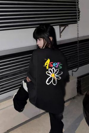 Daisy Print Short Sleeve T-Shirt for Women - Loose Fit American Retro Style Couple Shirt, Y2K Inspired Fashion Top