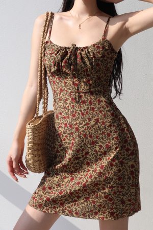 Dark Green Low-Cut Fitted Spaghetti Strap A-Line Dress with French Oil Painting Girl Design - Sexy Slimming Style