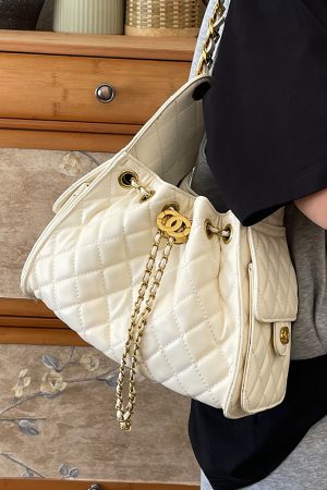 Diamond-Pattern Chain Small Bucket Bag - Trendy 2025 Summer Women's Drawstring Shoulder Bag with Large Capacity