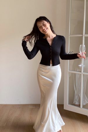 Elegant Glossy Satin Half-Length Mermaid Skirt - French Style Commuting High-End White Midi Skirt for Chic Outfits