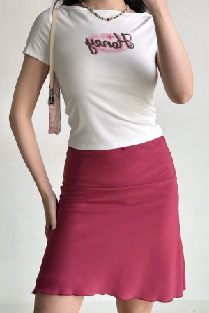 European and American Style Honey Print White Shoulder T-Shirt for Women, High-Waisted Slim Short-Sleeve Top, Y2K Fashion