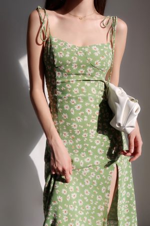Fitted Vintage Green Side-Slit Dress with Small Daisies - French Style Sleeveless Mid-Calf Vacation Dress