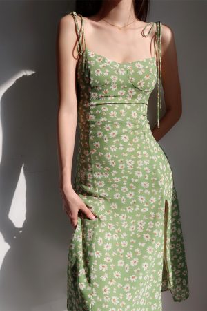 Fitted Vintage Green Side-Slit Dress with Small Daisies - French Style Sleeveless Mid-Calf Vacation Dress