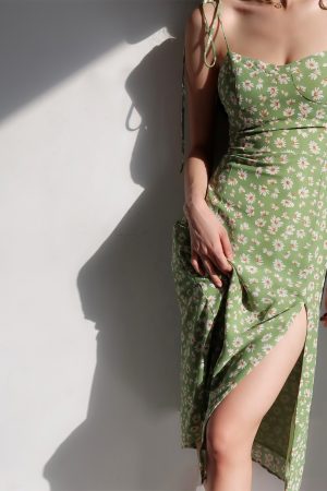 Fitted Vintage Green Side-Slit Dress with Small Daisies - French Style Sleeveless Mid-Calf Vacation Dress