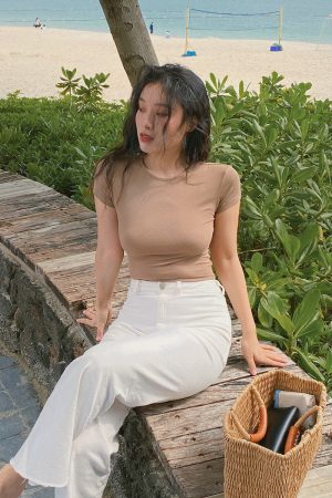 Fitted White Short Sleeve T-Shirt for Women, Slim Fit, Stretchy Cotton, Chest Cutout, American Spicy Girl Style, Casual Chic Top