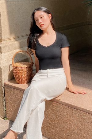 Fitted White T-Shirt for Women, Elastic Black Short Sleeves, Big Chest Accent, Stylish Casual Top, Y2K Fashion