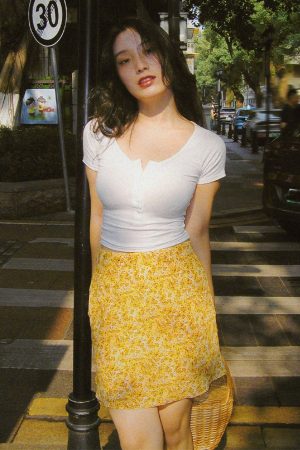 Flattering Yellow Floral A-Line Half-Length Skirt - High-Waisted Short Dress for Women, Sweet French Style, Perfect for Spring