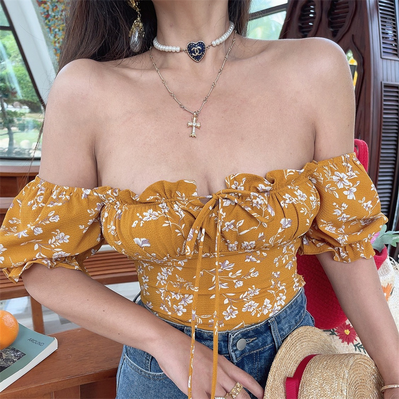 Floral Puff Sleeve Blouse - Square Neck, Waist-Revealing, Short Sleeve - Spring/Summer 2025 Vacation Style Floral Puff Sleeve Blouse - Square Neck, Waist-Revealing, Short Sleeve - Spring/Summer 2025 Vacation Style