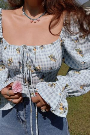 Floral Puff Sleeve Crop Top Shirt with Square Neck - Vintage French Style for Spring Summer Vacation Fashion