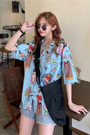 Floral Short-Sleeve Hawaiian Shirt for Women - Retro Vacation Beach Top in Hong Kong Style, Perfect for Summer and Travel