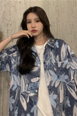 Floral Short Sleeve Shirt for Women - 2025 Summer Beach Hawaiian Vintage Loose Top in Hong Kong Style