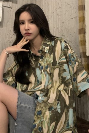 Floral Short Sleeve Shirt for Women - 2025 Summer Beach Hawaiian Vintage Loose Top in Hong Kong Style