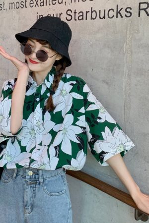 Floral Short Sleeve Shirt for Women - Hawaiian Beach Top, Retro Hong Kong Style, Loose Fit, Summer Fashion Essential