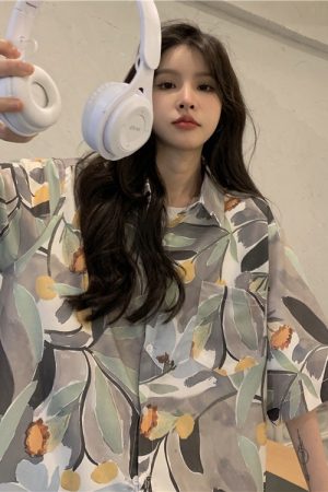 Floral Short Sleeve Shirt for Women - Retro Hong Kong Style Loose Beach Top, Summer Fashion, Trendy Half-Sleeve Design