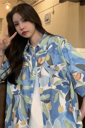 Floral Short Sleeve Shirt for Women - Retro Hong Kong Style Loose Beach Top, Summer Fashion, Trendy Half-Sleeve Design