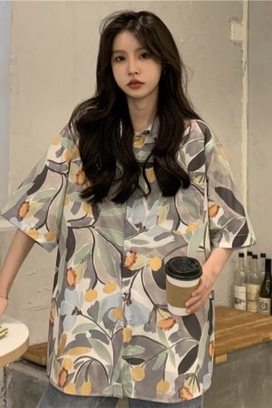 Floral Short Sleeve Shirt for Women - Retro Hong Kong Style Loose Beach Top, Summer Fashion, Trendy Half-Sleeve Design