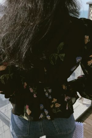 Floral Square Neck Lantern Sleeve Shirt - Vintage-Inspired Paper Doll Top for Spring Summer Vacation - Waist-Cinching Style