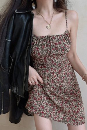 Floral Waist-Cinching Slimming Camisole Dress - Vintage Square Neck, Skin-Tone, Spring-Summer Vacation Style for Women