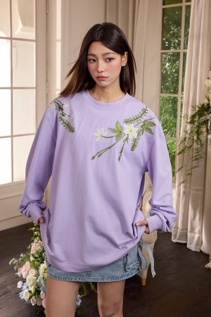 Floral Wreath Embroidered Long Sleeve T-Shirt - Chinese Style Plant Series, Silhouette Design, Perfect for 90s and Y2K Fashion