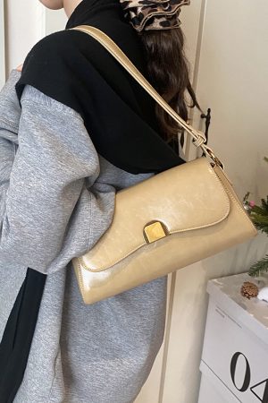 French Retro Oil Wax Leather Underarm Bag for Women - Spring/Summer 2025 Small Shoulder Crossbody Bag, Niche Fashion Accessory