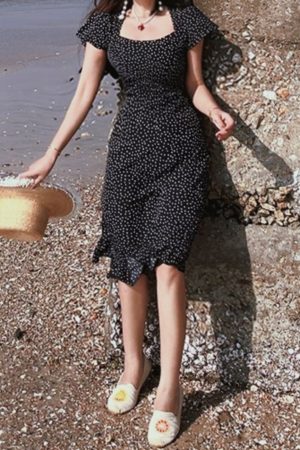 French Romantic Polka Dot Long Dress - Vintage Square Neck Flutter Sleeve Bodycon for Spring/Summer Vacation Style