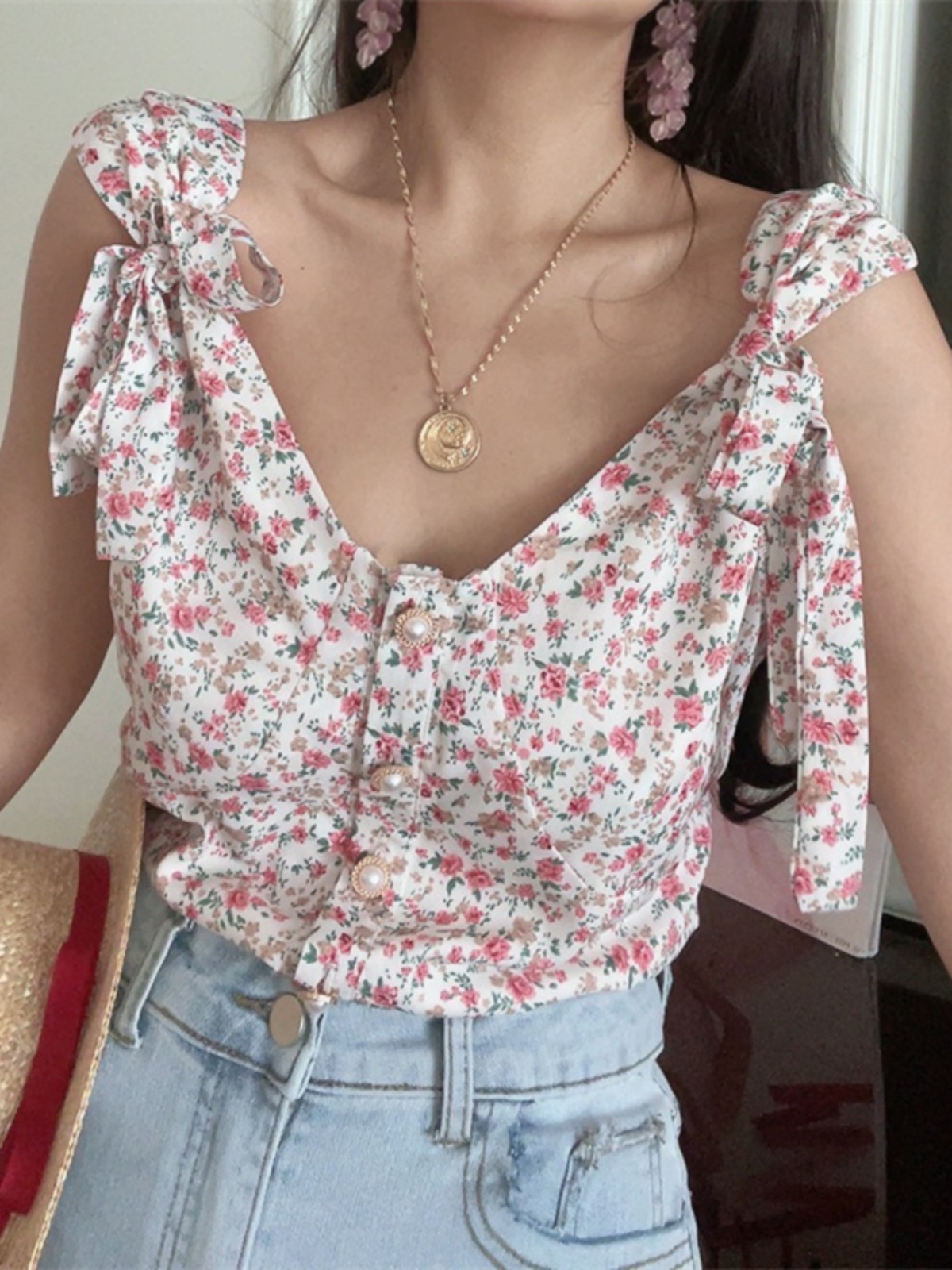 French Vintage Floral V-Neck Tie-Up Sleeveless Shirt Top for Vacation - 2025 Spring/Summer Romantic Style French Vintage Floral V-Neck Tie-Up Sleeveless Shirt Top for Vacation - 2025 Spring/Summer Romantic Style