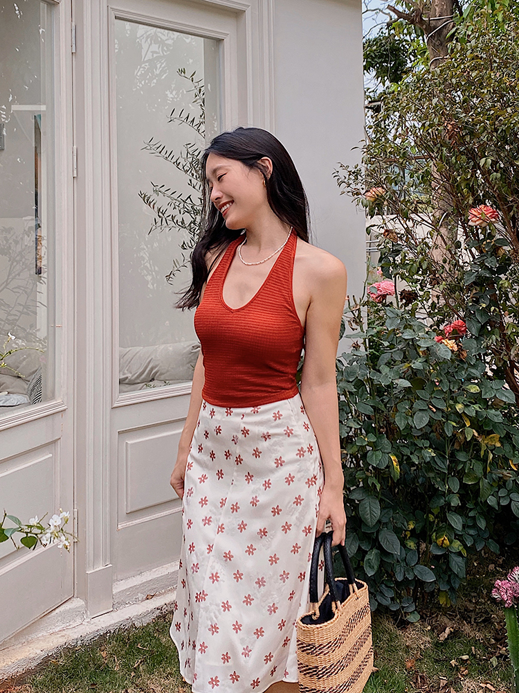 French Vintage Halter Neck Backless Crop Top for Women – Summer Sexy Vest with Chest Pad, Y2K Style French Vintage Halter Neck Backless Crop Top for Women – Summer Sexy Vest with Chest Pad, Y2K Style