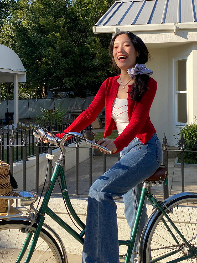 French Vintage Red Hollow Knit Cardigan for Women - Slim Fit, Flattering Round Neck, Long Sleeve - Stylish 90s Inspired Top French Vintage Red Hollow Knit Cardigan for Women - Slim Fit, Flattering Round Neck, Long Sleeve - Stylish 90s Inspired Top