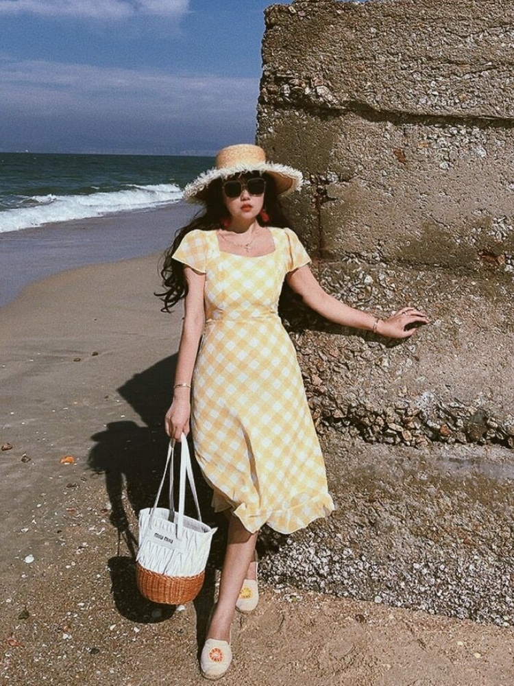 French Vintage Yellow Checkered Mermaid Dress with Small Flare Sleeves for Women - Spring/Summer Vacation Style French Vintage Yellow Checkered Mermaid Dress with Small Flare Sleeves for Women - Spring/Summer Vacation Style