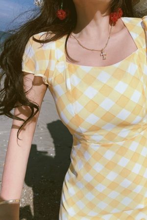 French Vintage Yellow Checkered Mermaid Dress with Small Flare Sleeves for Women - Spring/Summer Vacation Style