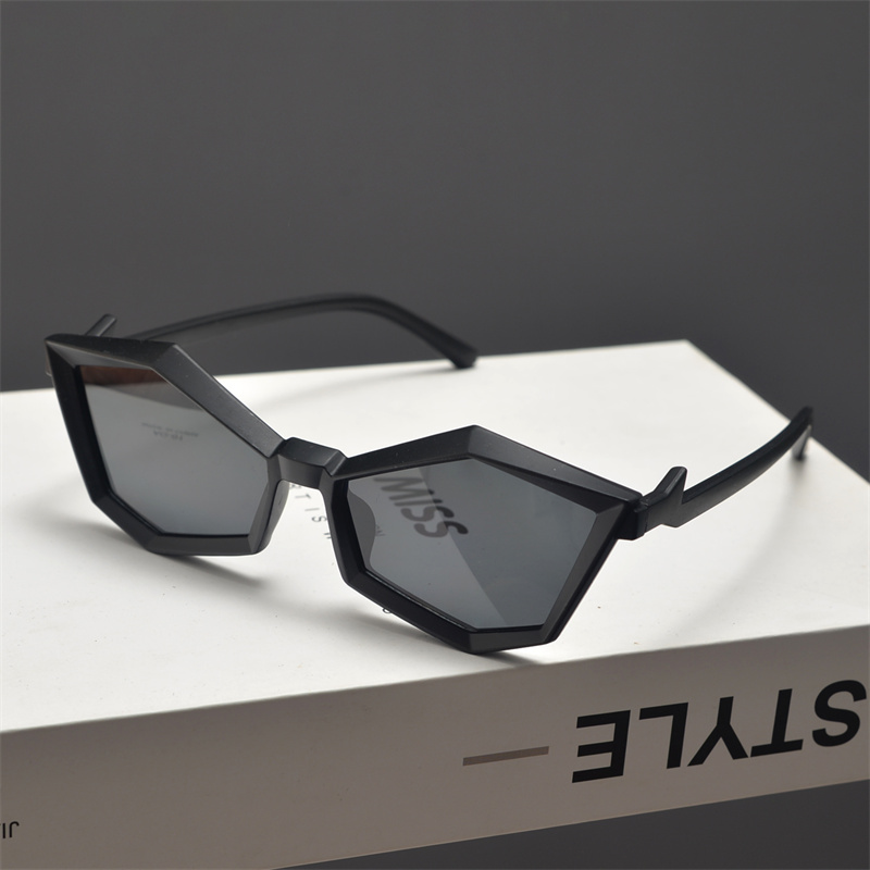 Futuristic Cyberpunk Polygon Diamond Sunglasses for Slim Faces - Unisex Hip-Hop Party Eyewear Futuristic Cyberpunk Polygon Diamond Sunglasses for Slim Faces - Unisex Hip-Hop Party Eyewear