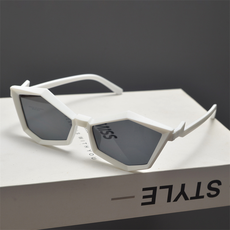 Futuristic Cyberpunk Polygon Diamond Sunglasses for Slim Faces - Unisex Hip-Hop Party Eyewear Futuristic Cyberpunk Polygon Diamond Sunglasses for Slim Faces - Unisex Hip-Hop Party Eyewear