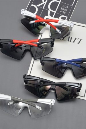Futuristic Oversized Cycling Sunglasses for Men and Women, Windproof Colorful Trendy Outdoor Climbing and Skiing Gear