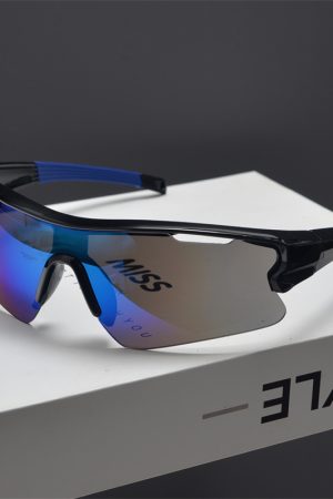 Futuristic Oversized Cycling Sunglasses for Men and Women, Windproof Colorful Trendy Outdoor Climbing and Skiing Gear