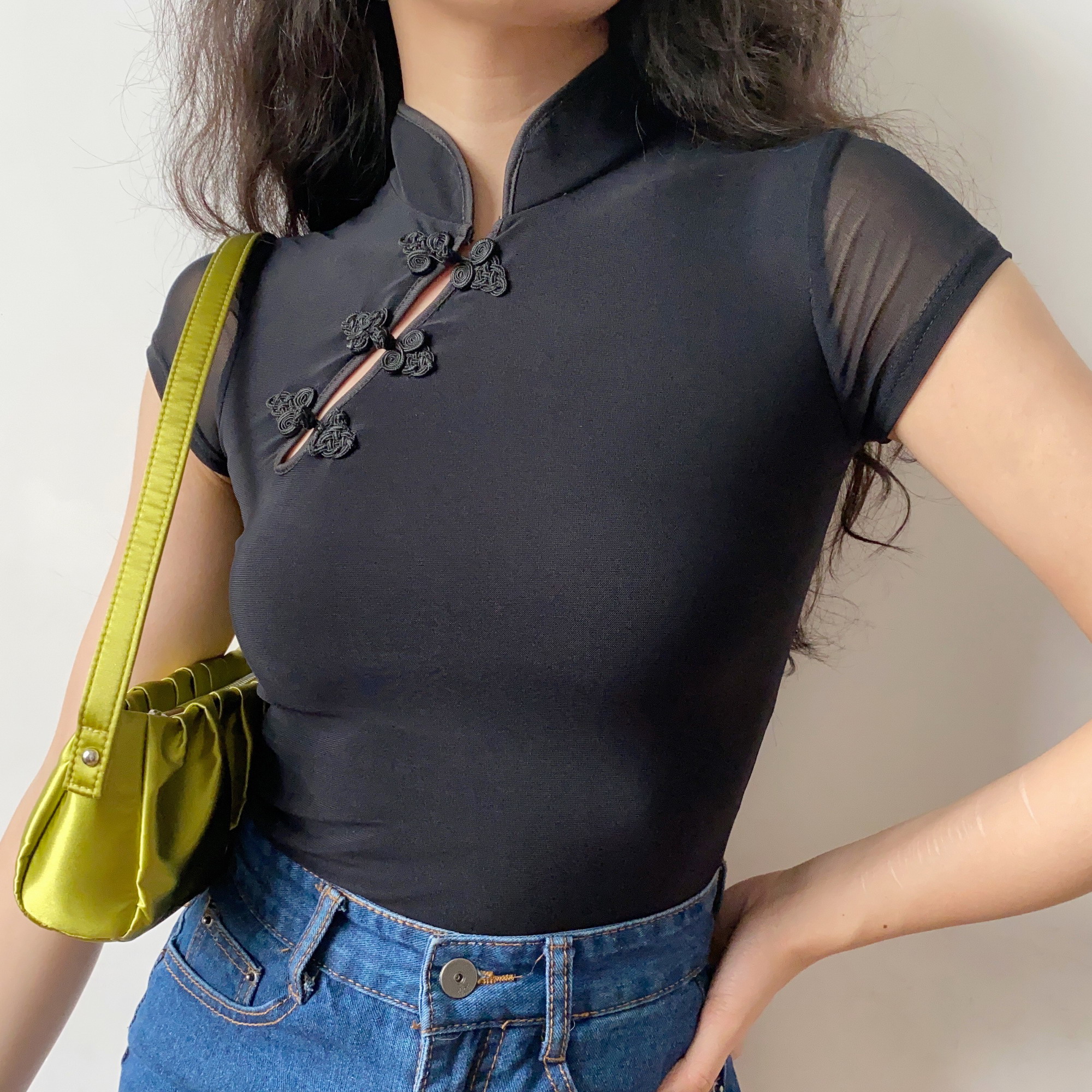 Handmade Chinese Style Qipao Top for Women, Retro Doll Button Design, Improved Short Sleeve Mesh, Vintage Chic Fashion Handmade Chinese Style Qipao Top for Women, Retro Doll Button Design, Improved Short Sleeve Mesh, Vintage Chic Fashion