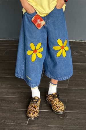 Handmade Floral Embroidery Denim Shorts for Men and Women, Straight-Leg Wide-Leg Casual Summer Capris, Y2K Style