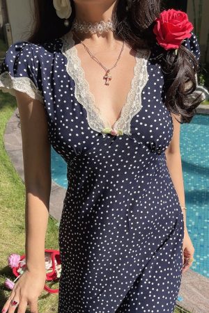 Handmade Illustrated Beauty French Lace V-Neck Puff Sleeve Maxi Dress â€“ 2025 Spring/Summer Vacation Style