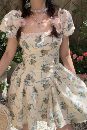 Handmade Spring Summer French Square Neck Lace Trim Puff Sleeve Court Waist Dress for Vacation - Chic Floral Style