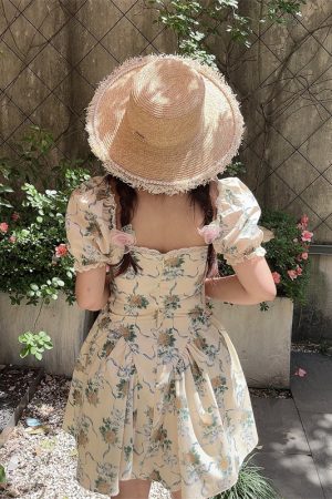 Handmade Spring Summer French Square Neck Lace Trim Puff Sleeve Court Waist Dress for Vacation - Chic Floral Style