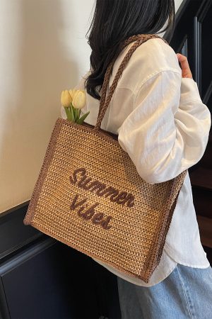 Handwoven Women's Straw Beach Tote Bag - Large Capacity Shoulder Bag for Seaside Vacation 2025 Style