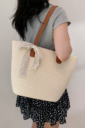 Handwoven Women's Summer Beach Tote Bag - Trendy Shoulder Bag with Large Capacity for Commuter Style